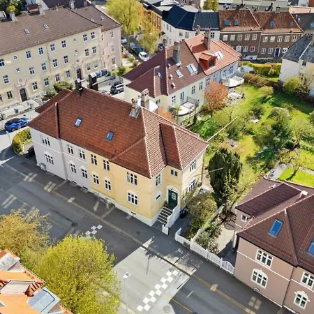 Exclusive In With Balcony Apartment Bergen